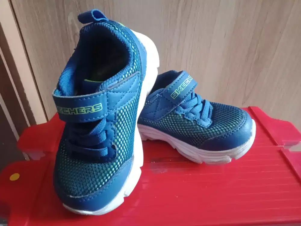 Preloved Sepatu Skechers Anak-anak