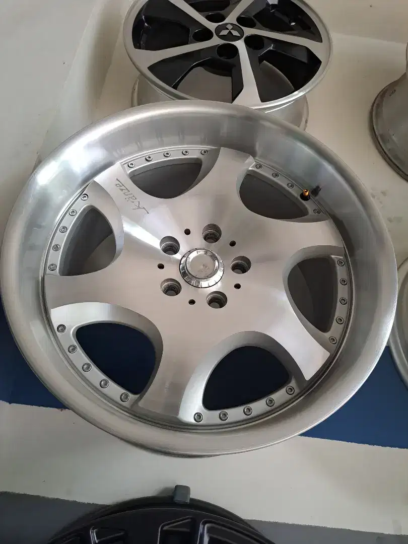 Velg kranze R18 pcd 5x114 lebar 9/10.5