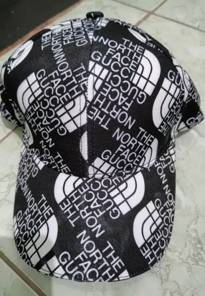 Topi The North Face Gucci