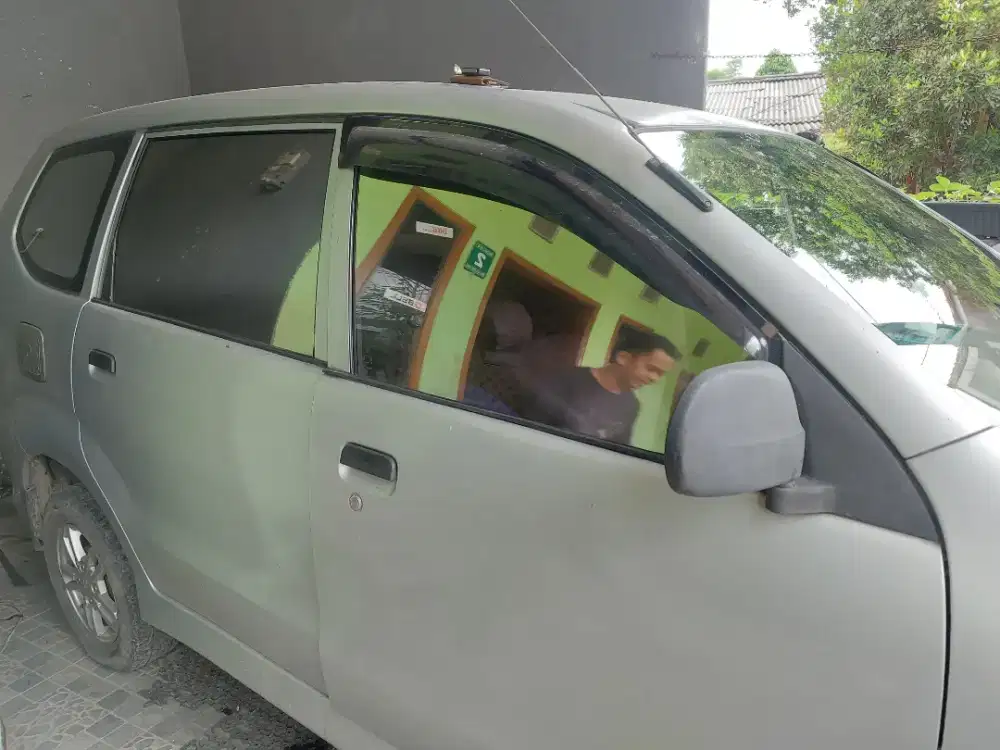panggilan pasang kaca film mobil hitam dan silver