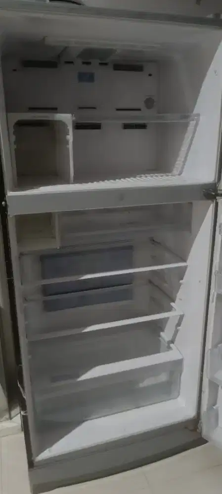 Kulkas Lemari Es Hitachi besar