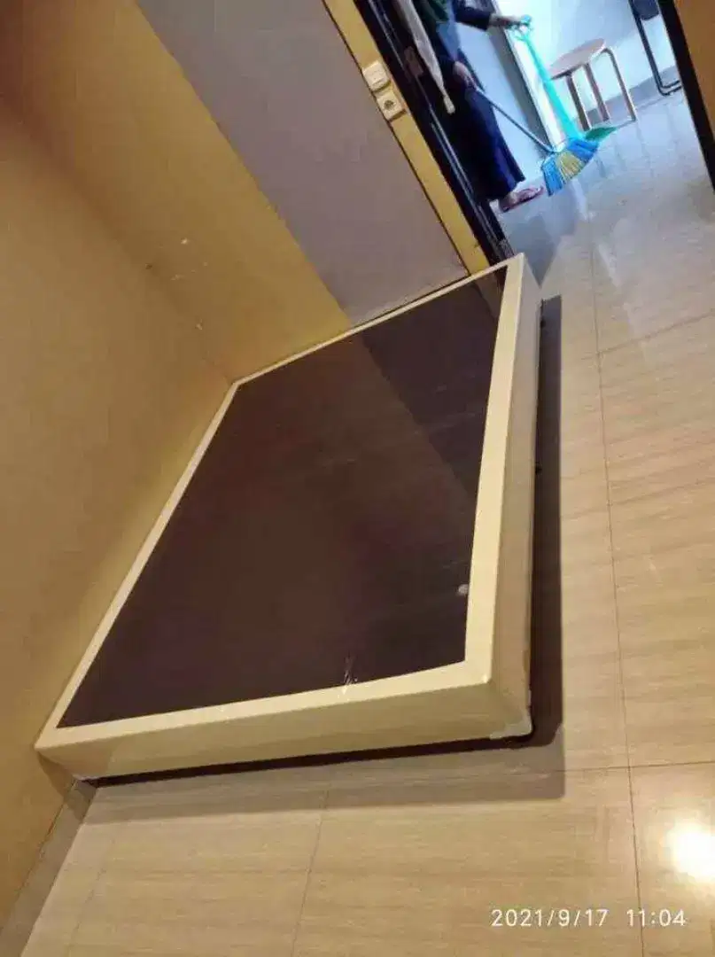 Dipan kayu tanpa sandaran paling murah