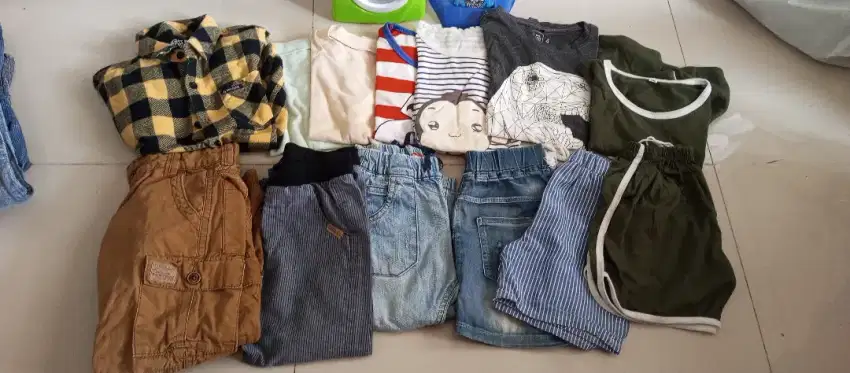 Pakaian anak preloved (sepaket)