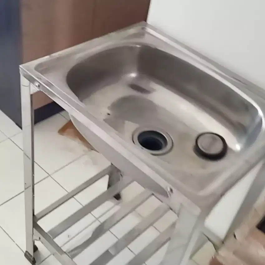 Sink tempat cuci piring stainless