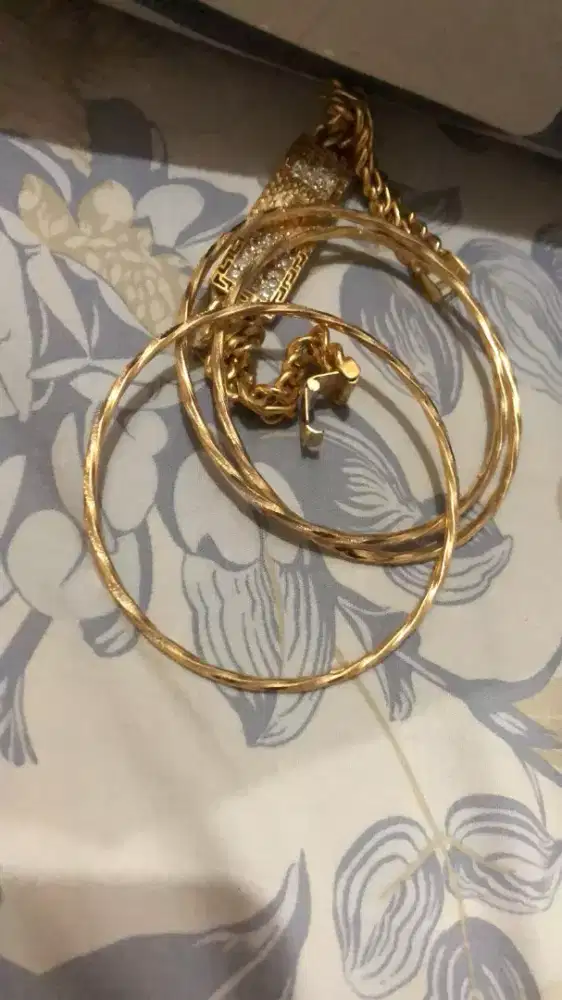 Terima emas dan berlian tanpa surat dengan harga tinggi