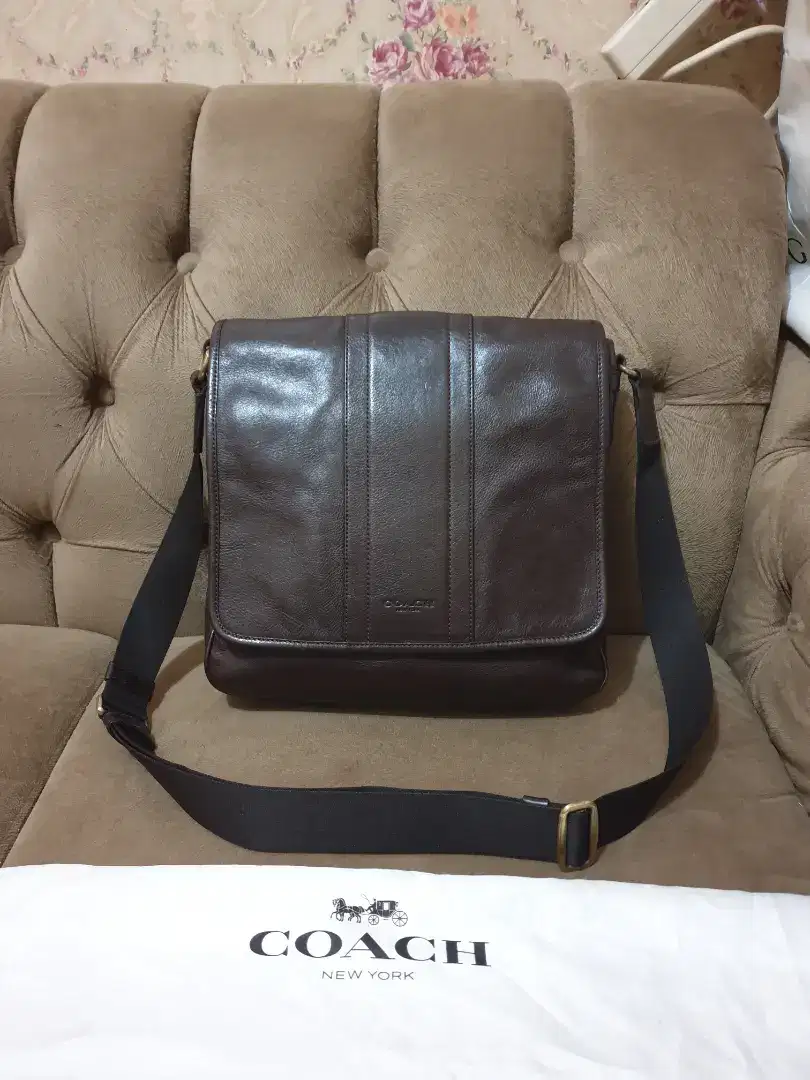 Mulus .authentic tas selempang .messenger coach