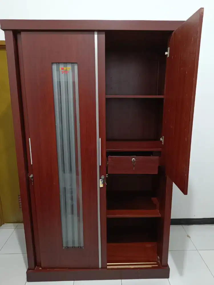 Jual cepat lemari tinggi 2m