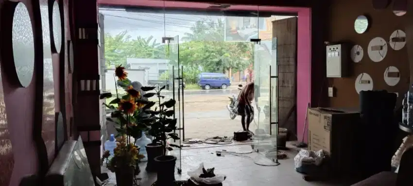 Pintu kaca tempret untuk kantor dan toko