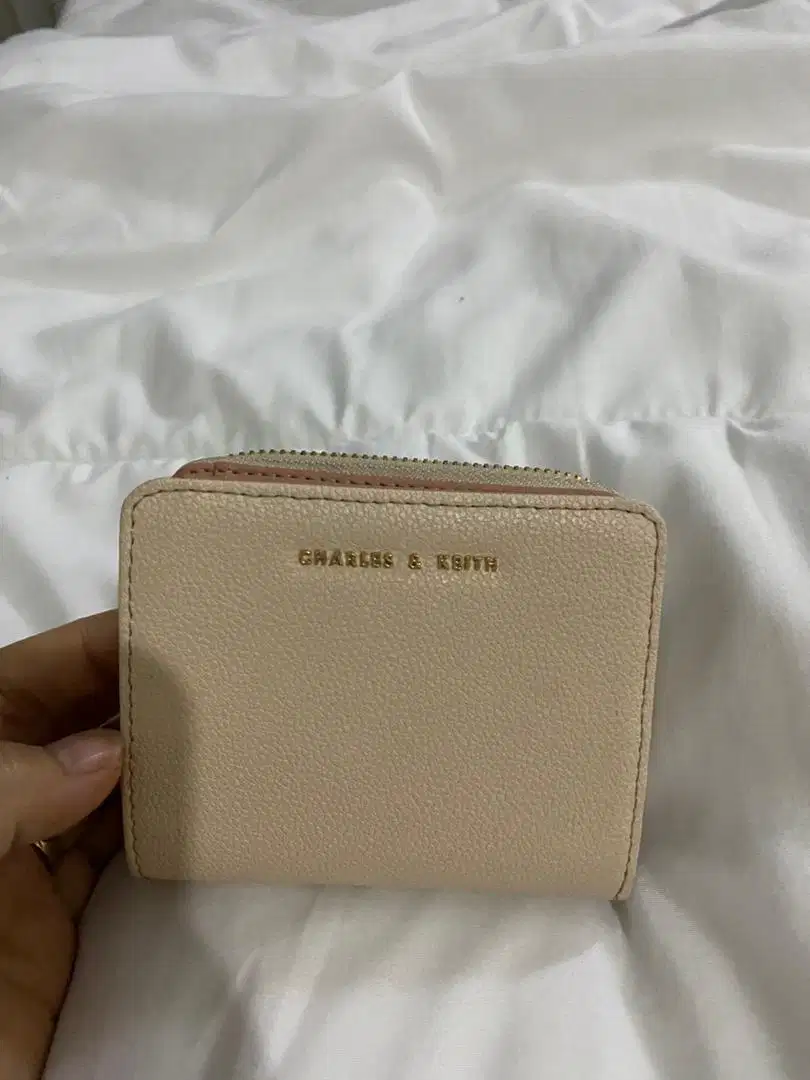 Dompe charles and keith ori