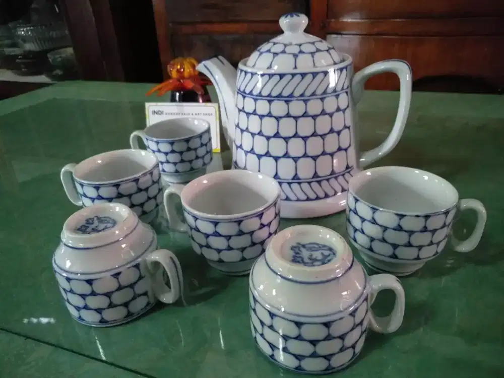 6 Cangkir 6 lepek Teko