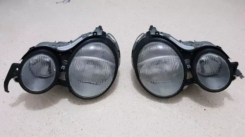 Lampu Original Mercy C200 Compresor tipe W210 New Eyes Thn 96 - 99.