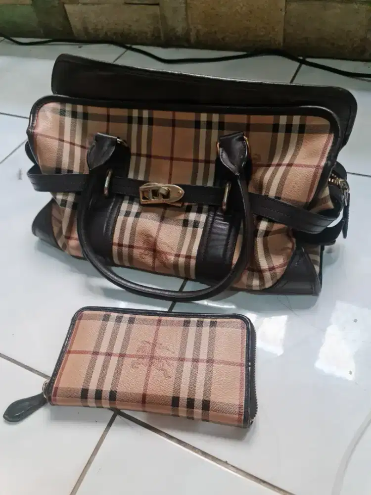 Tas Burberry Leather Original
