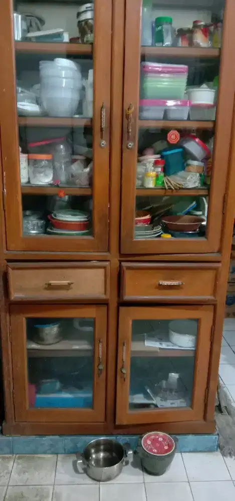 Lemari Piring dan Perabot