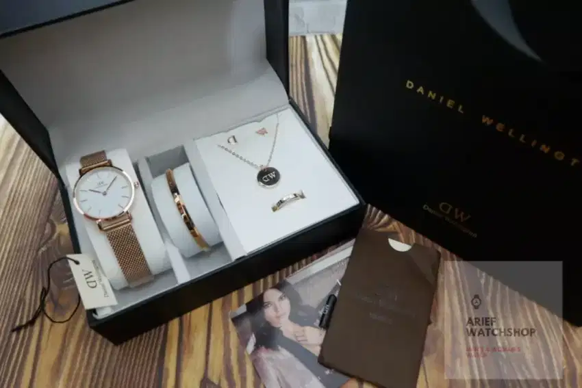 Jam tangan Daniel wellington melrose petite fullset // Bisa COD