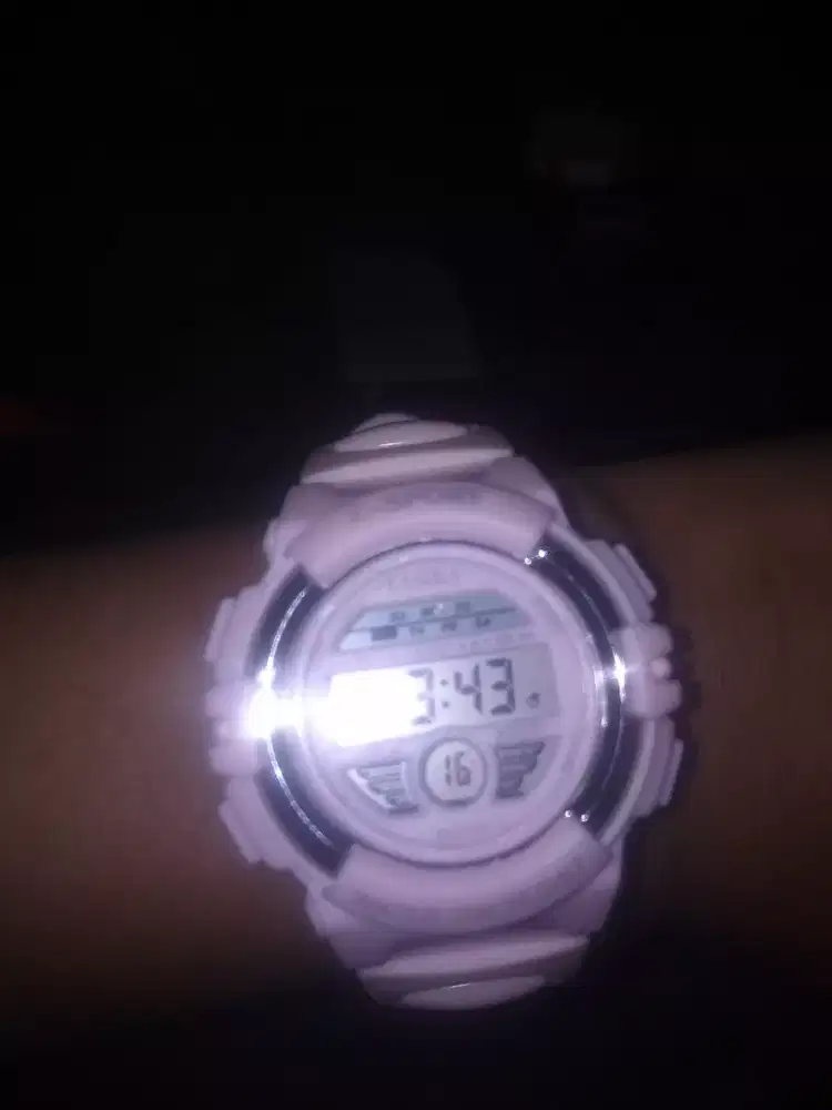 Di jual 1 bh jam tangan merek lasika