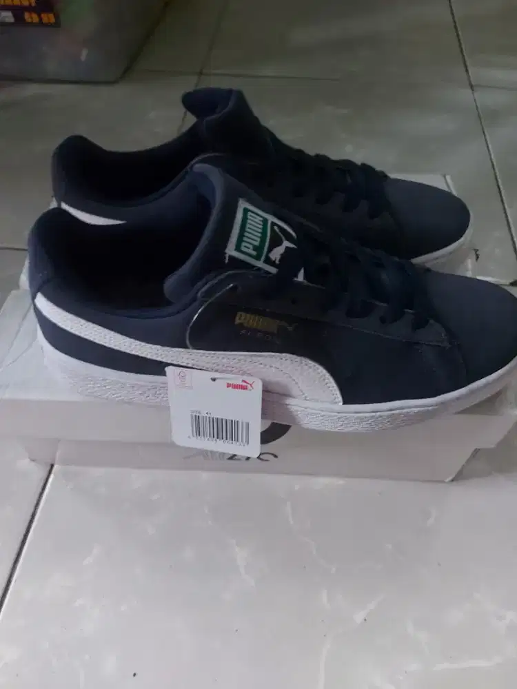 Sepatu casual puma suede