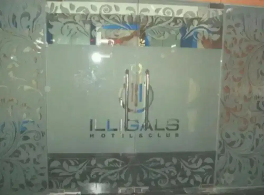 Solusi mendekorasitempat usaha+BERPROMOSI Stiker Sanblas dan kaca film