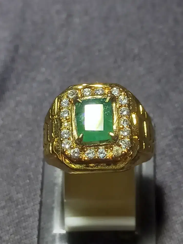 Batu zambrud colombia