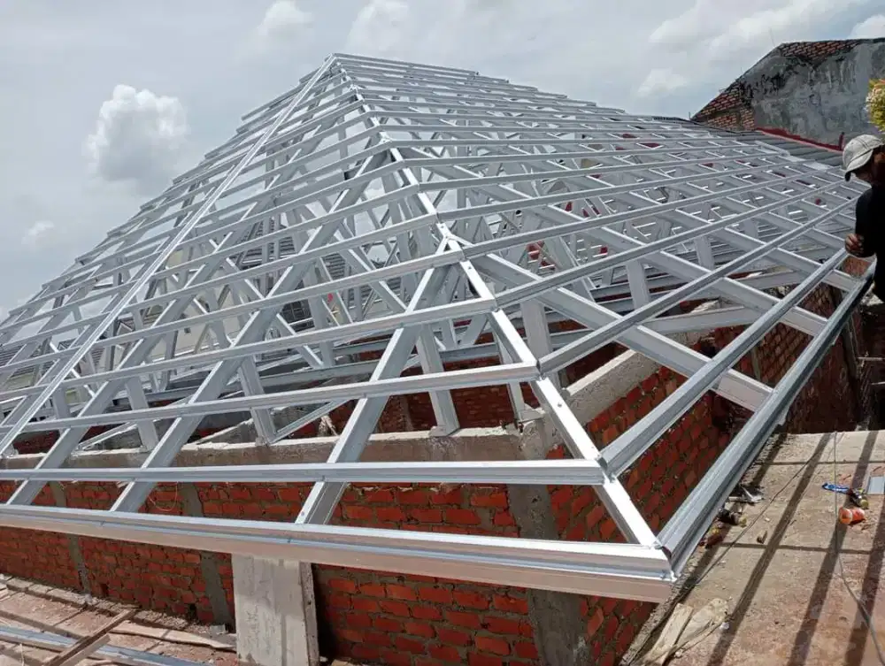 Baja ringan (SNI) Bongkar atap kayu ganti baja ringan se-jabodetabek ?