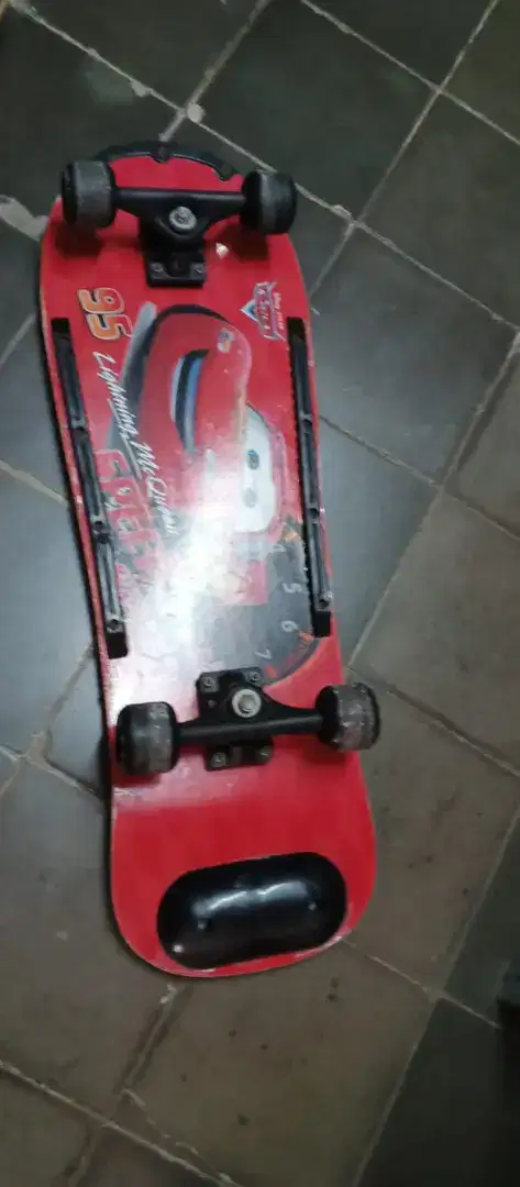 Skatboard keren ada dua pcs