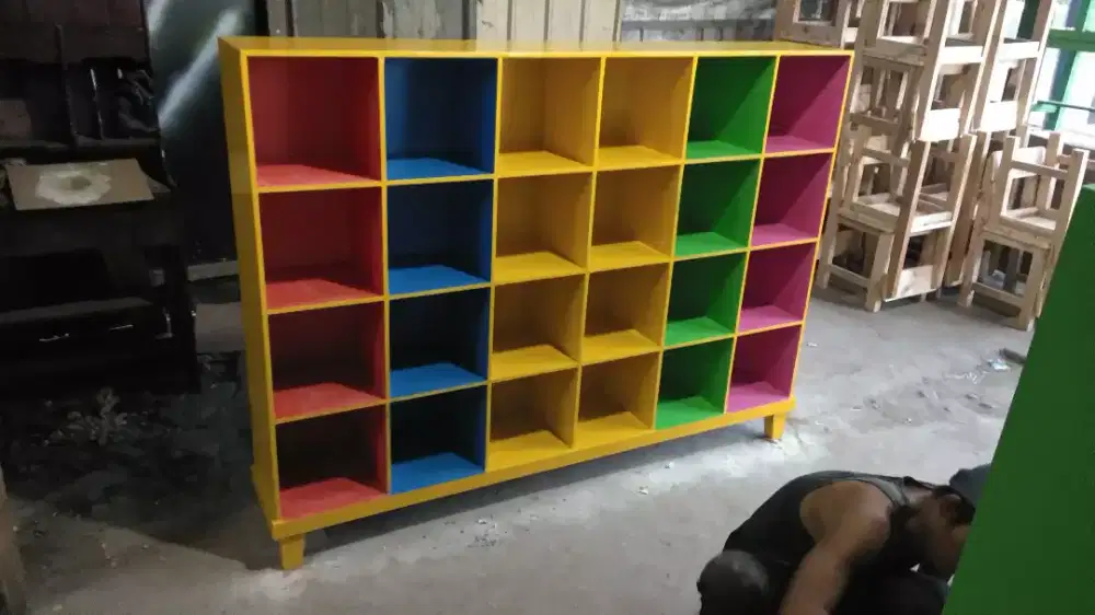 Loker Tk/paud rak buku