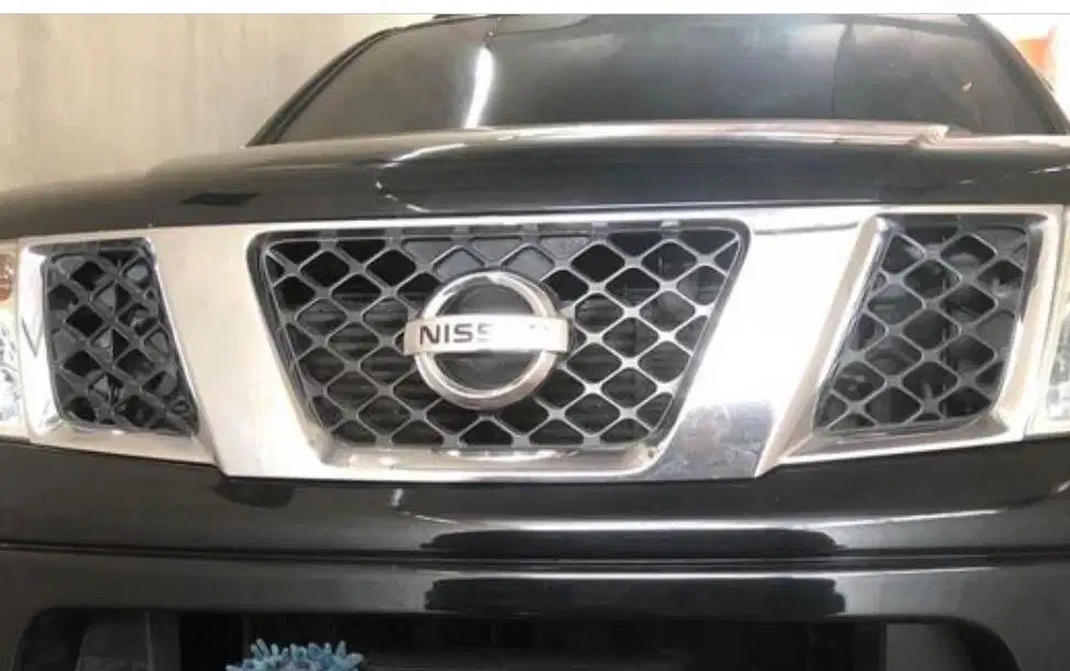 Grill nissan navara oem / original