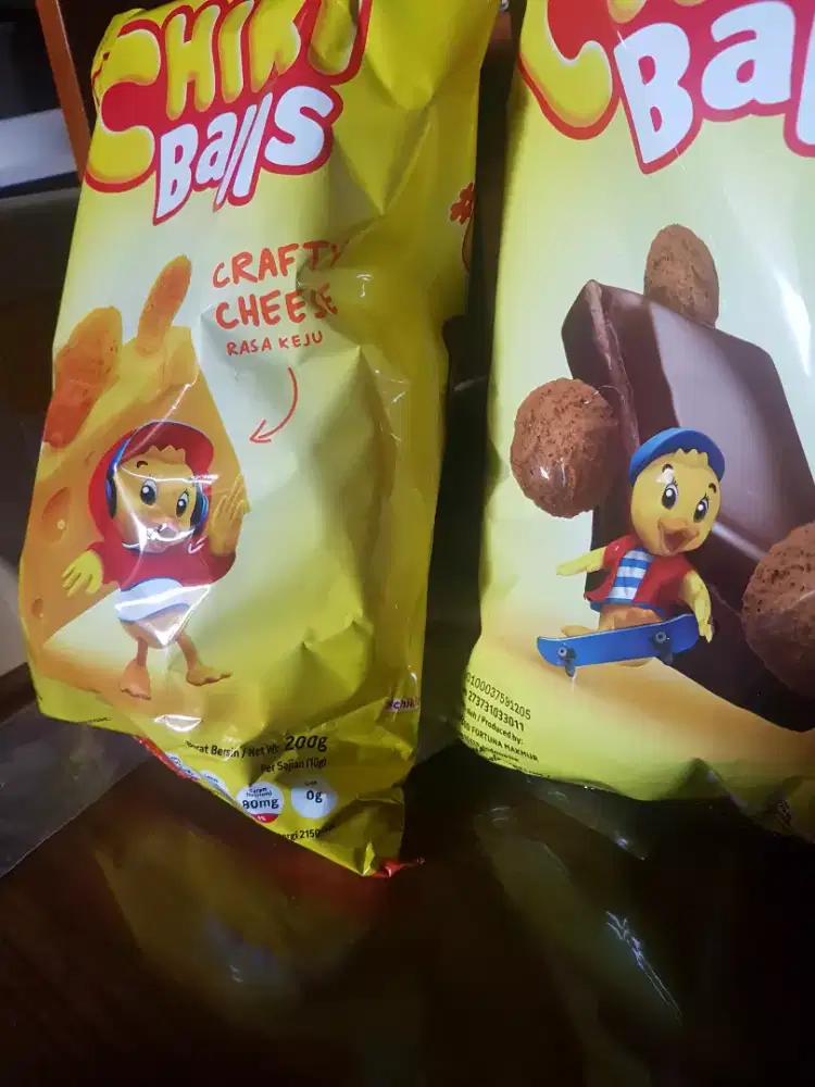 uniqlo Snack makanan chiki balls 200g tag jadul