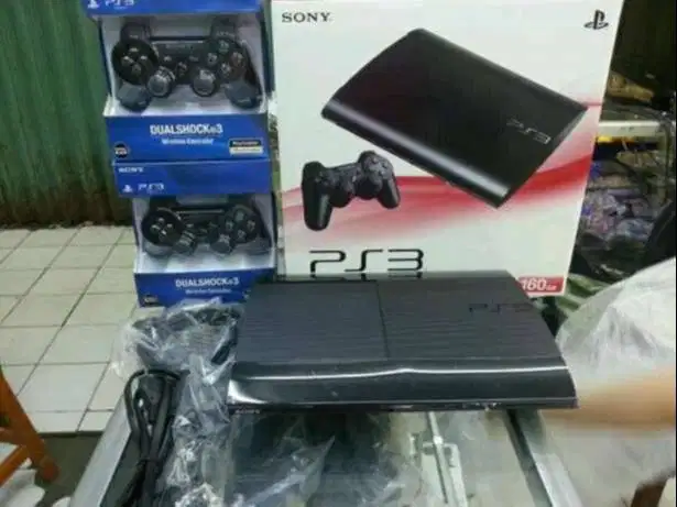 PS3 SUPER SLIM 250GB Paket 2 Stick Wireless