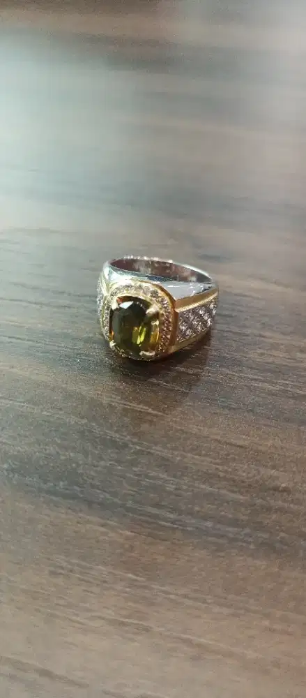 CINCIN NATURAL GREEN ZIRCON - SKYLAB LICENSE