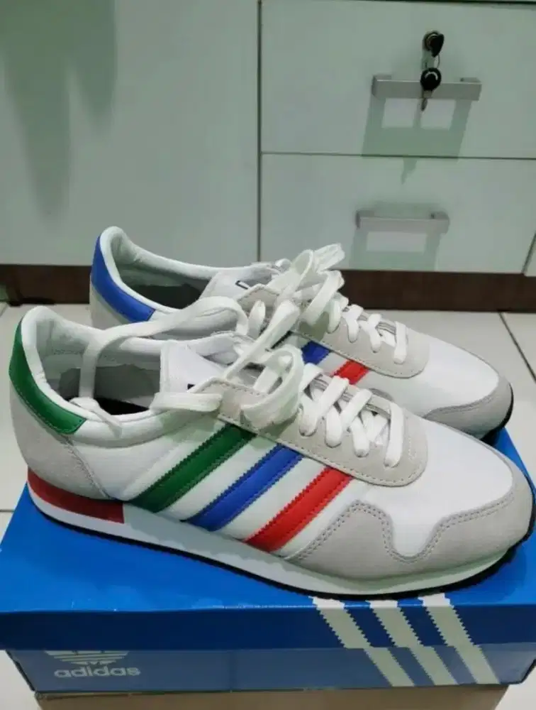 Sepatu Adidas Asli