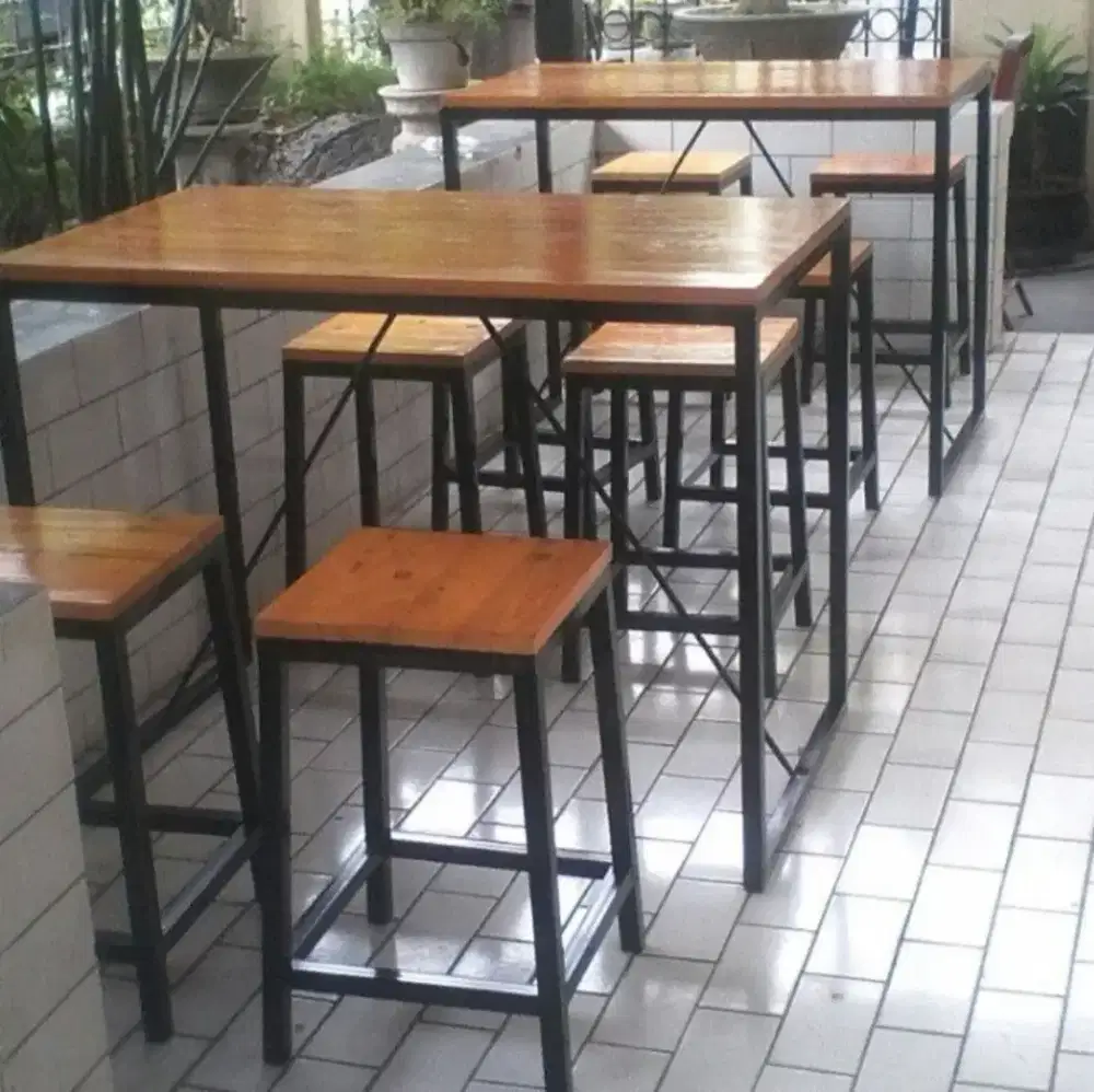 Kursi dan meja cafe