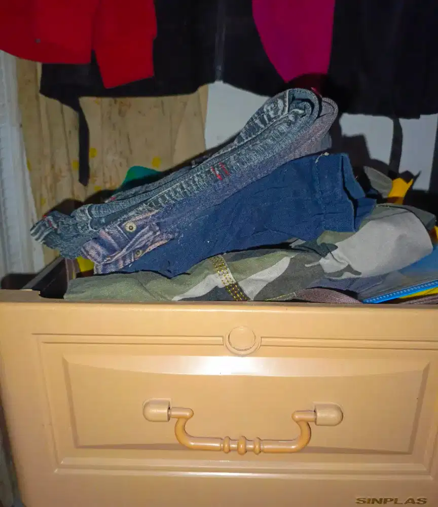 Celana panjang pergi anak-anak