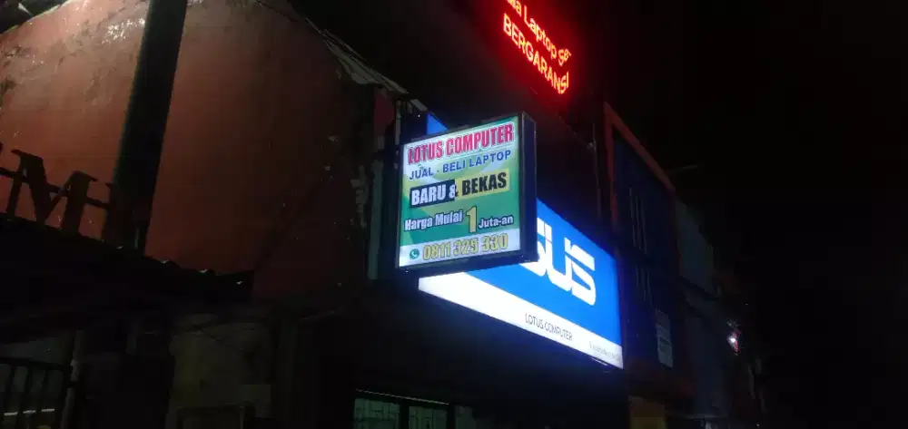 neon box dan papan nama