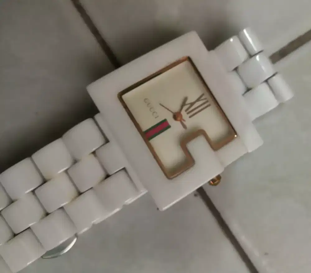 Arloji merk Gucci ( Ceramic )