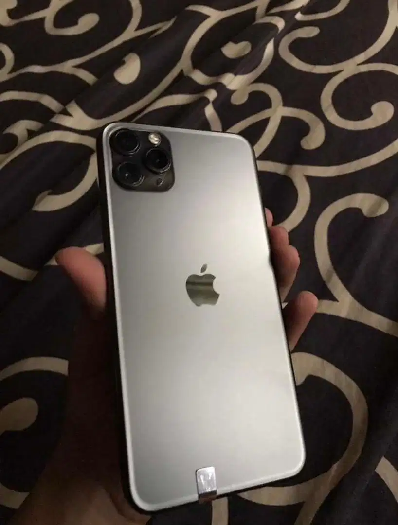 Di jual Iphone 11 promax 64 gb Mulus Like New