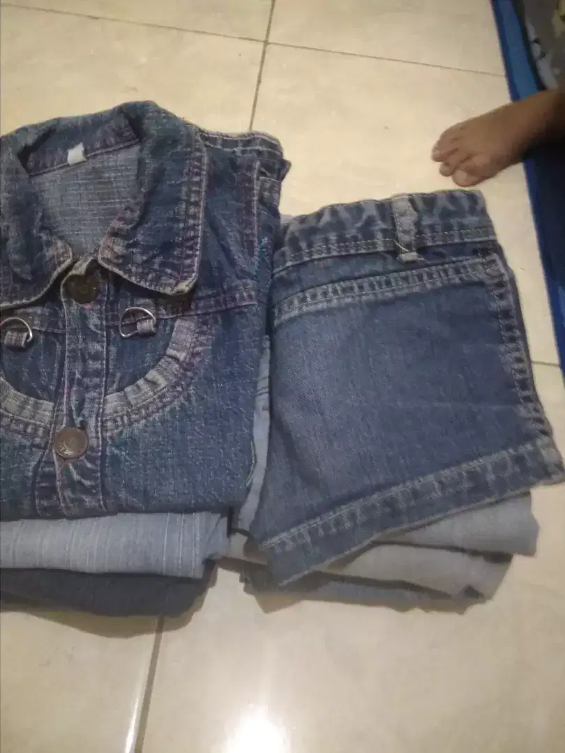 jual borongan celana jeans & baju jeans anak 220rb (10pcs) kondisi ok!