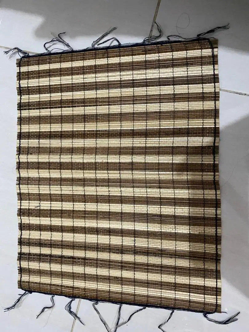 Placemat tenun lidi