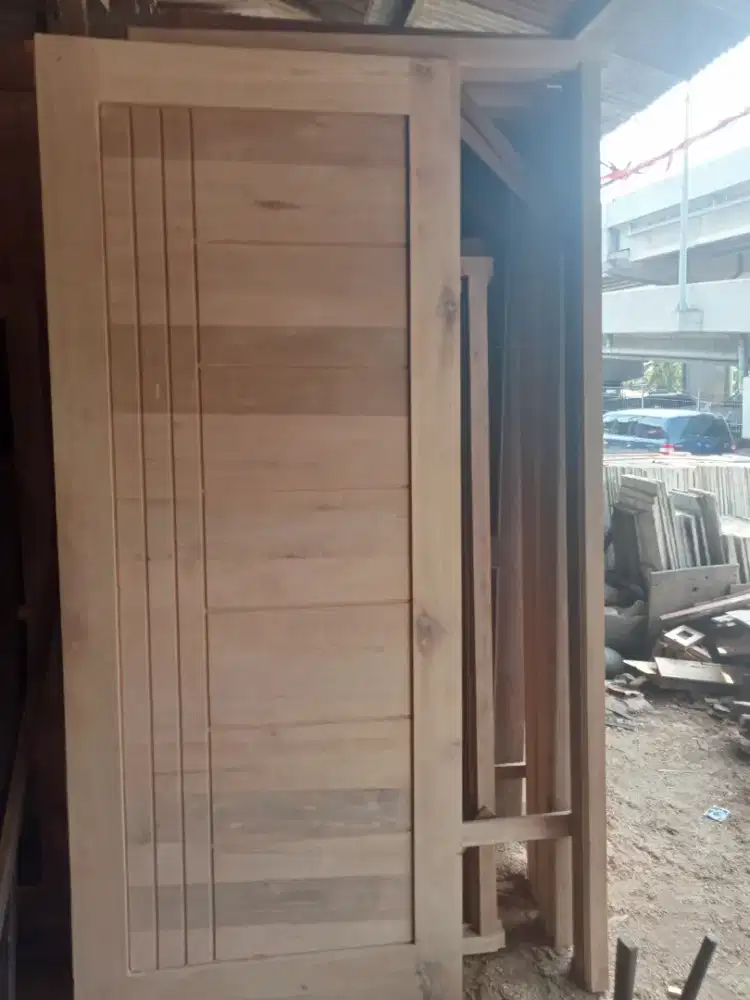 Pintu minimalis Meranti