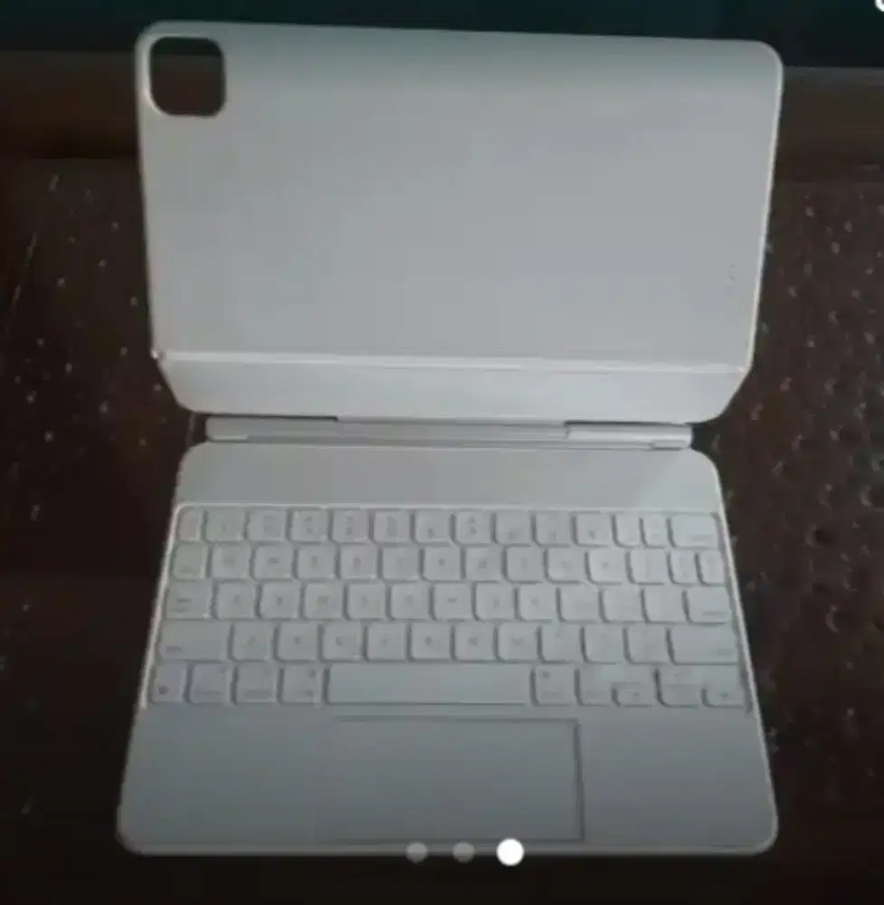 Magic keyboard apple warna putih 11 inci