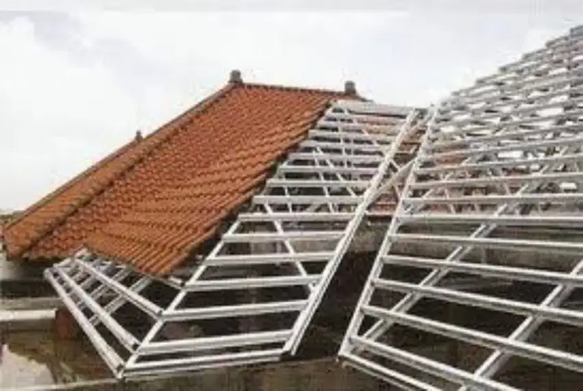 Konstruksi baja ringan