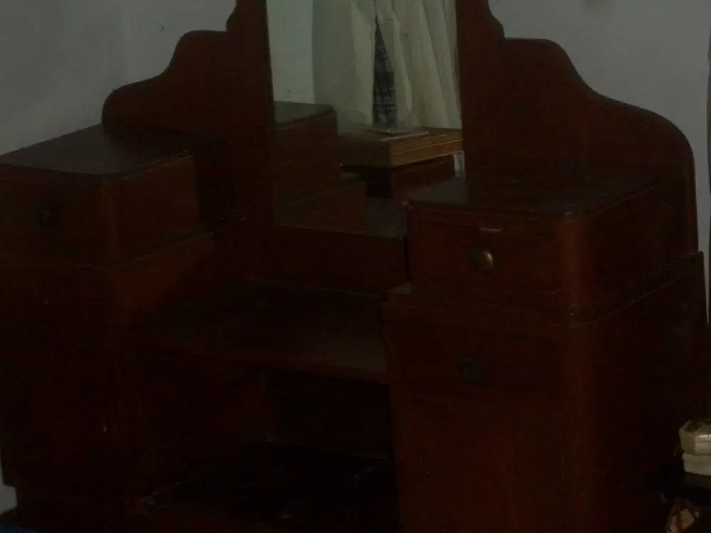 Meja Rias kuno kayu jati