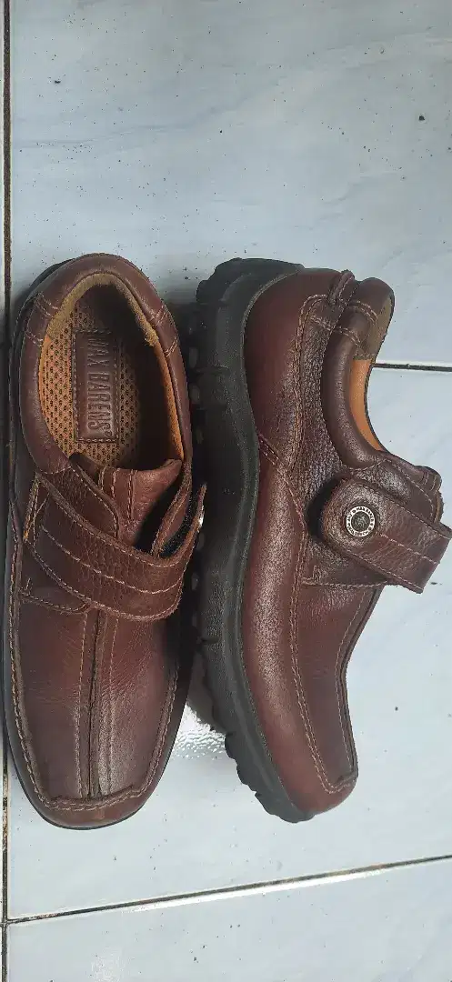 Sepatu kulit pantofel merk MAX BARENT uk 41