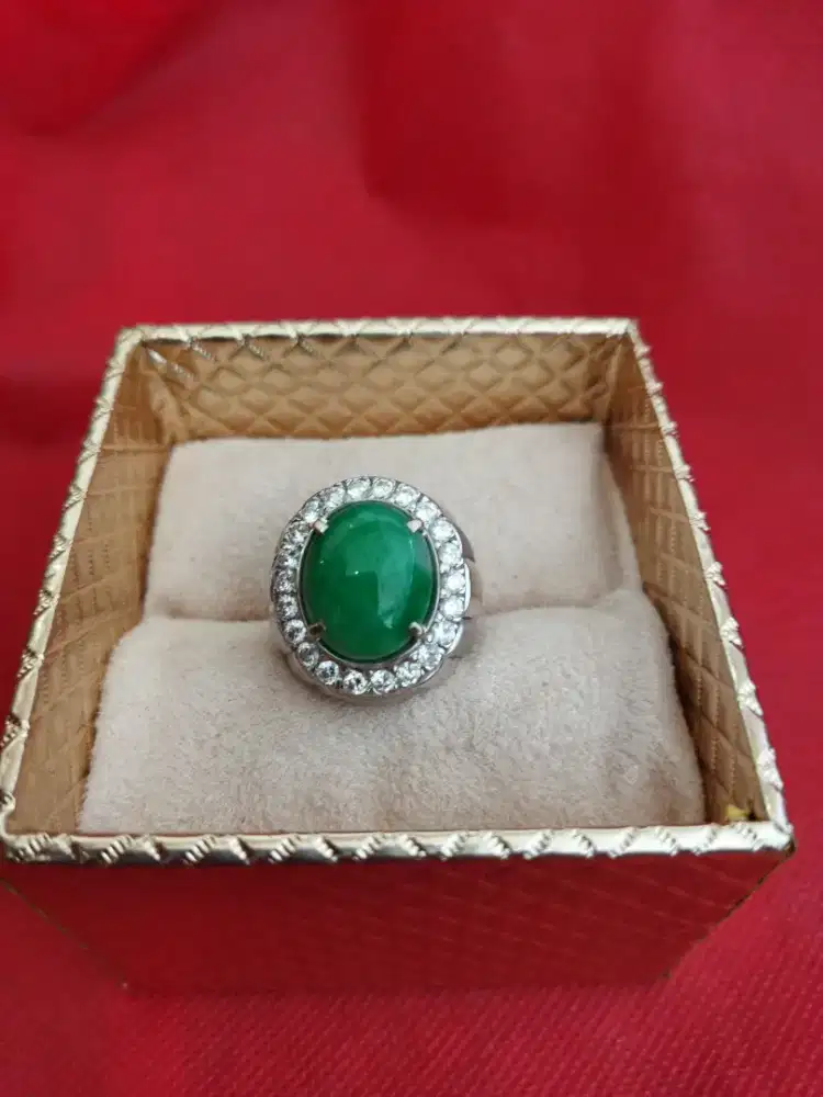 Cincin Eropa Pria Berlian Giok Birma Apple Green Kode 015