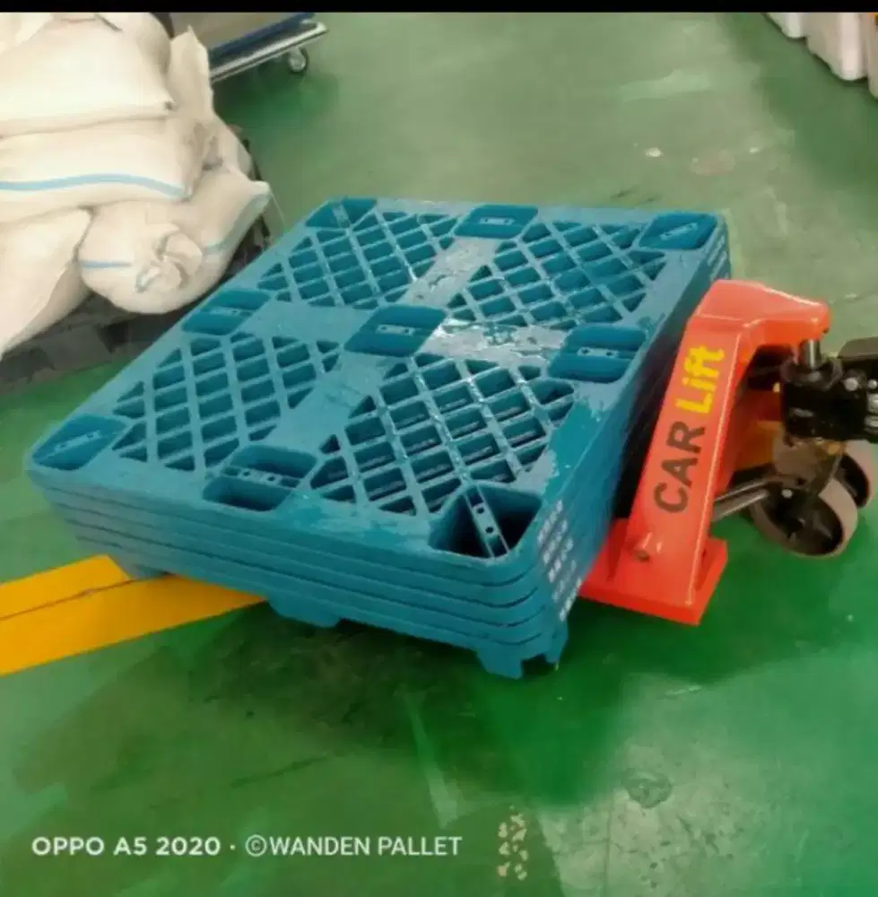 Palet plastik bekas