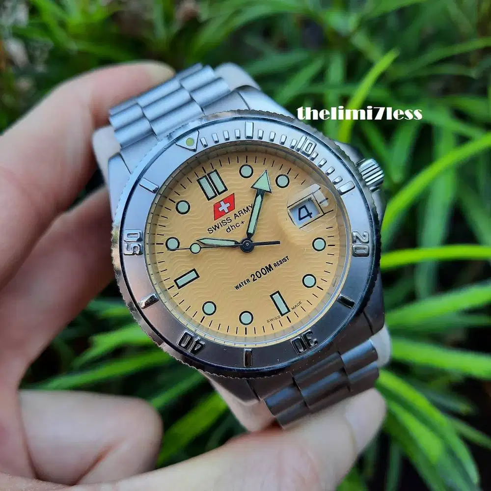 Swiss army 2024 dhc+ asli