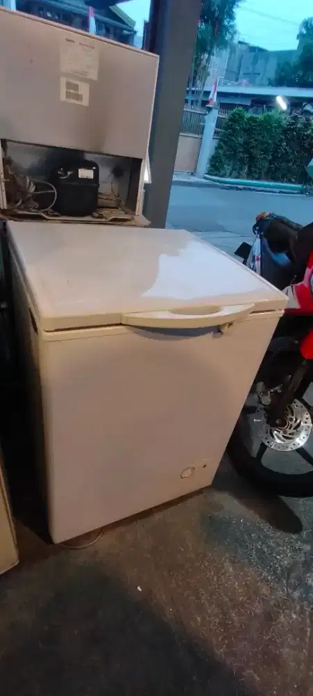 Chest Freezer Box FRIGIGATE, 100 Liter, 150 Watt, SECOND, Bandung