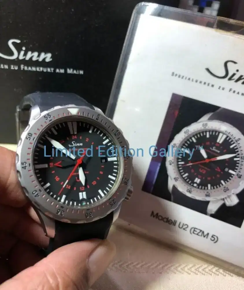Diver Watch Sinn U2 Automatic 2000m Water Resistant