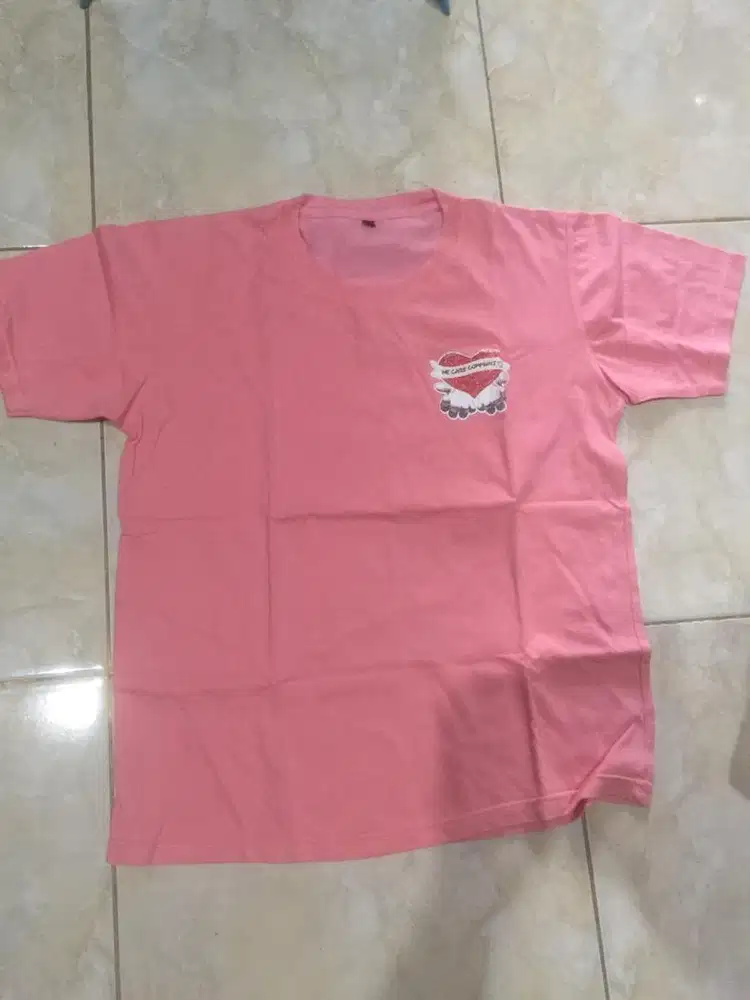 dijual Kaos Pria warna Pink ( LIKE NEW )