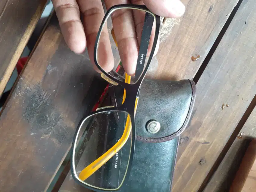Kacamata Frame Vertis