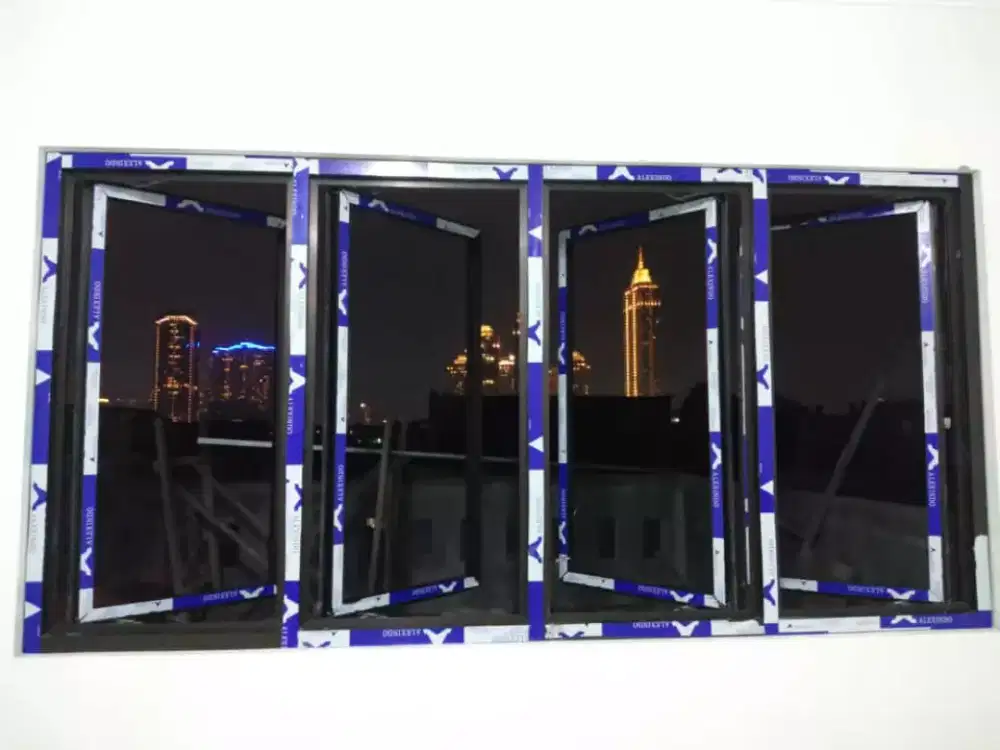 Jendela aluminium kaca
